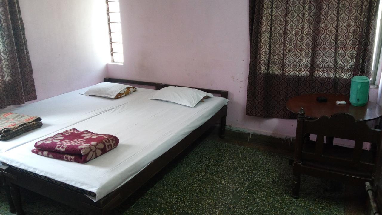 Renu Guest House Calcutta Eksteriør billede