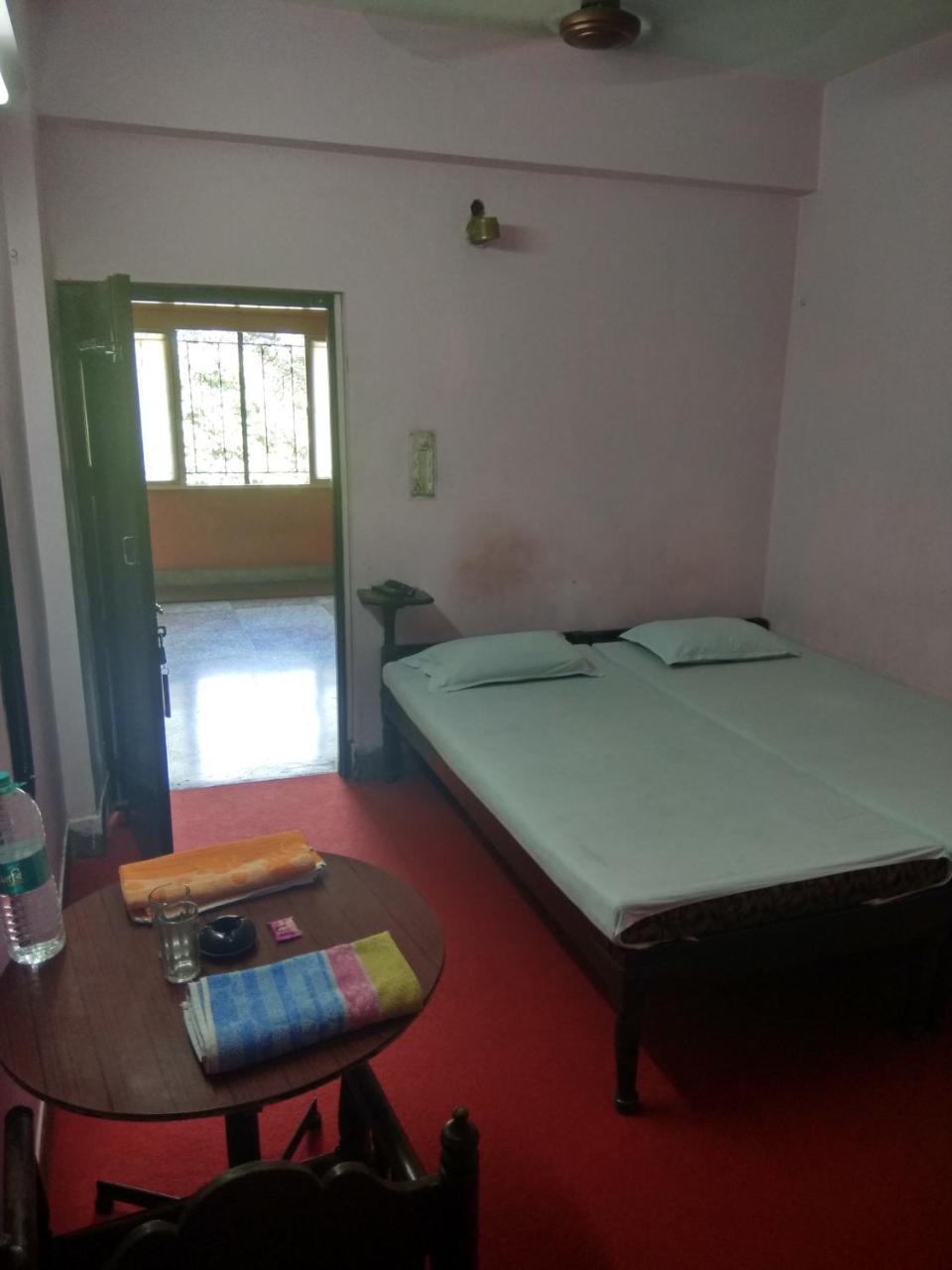 Renu Guest House Calcutta Eksteriør billede