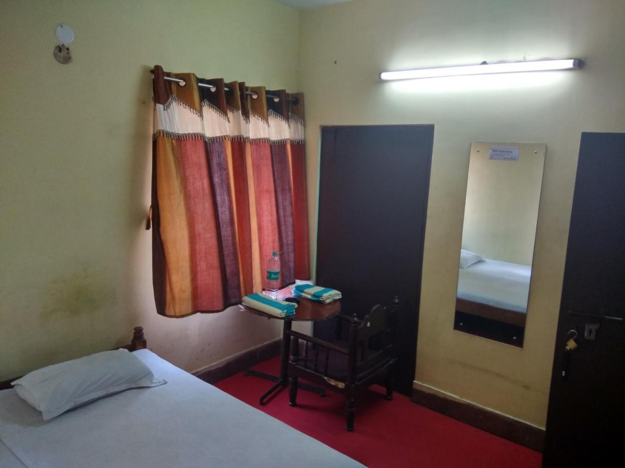 Renu Guest House Calcutta Eksteriør billede