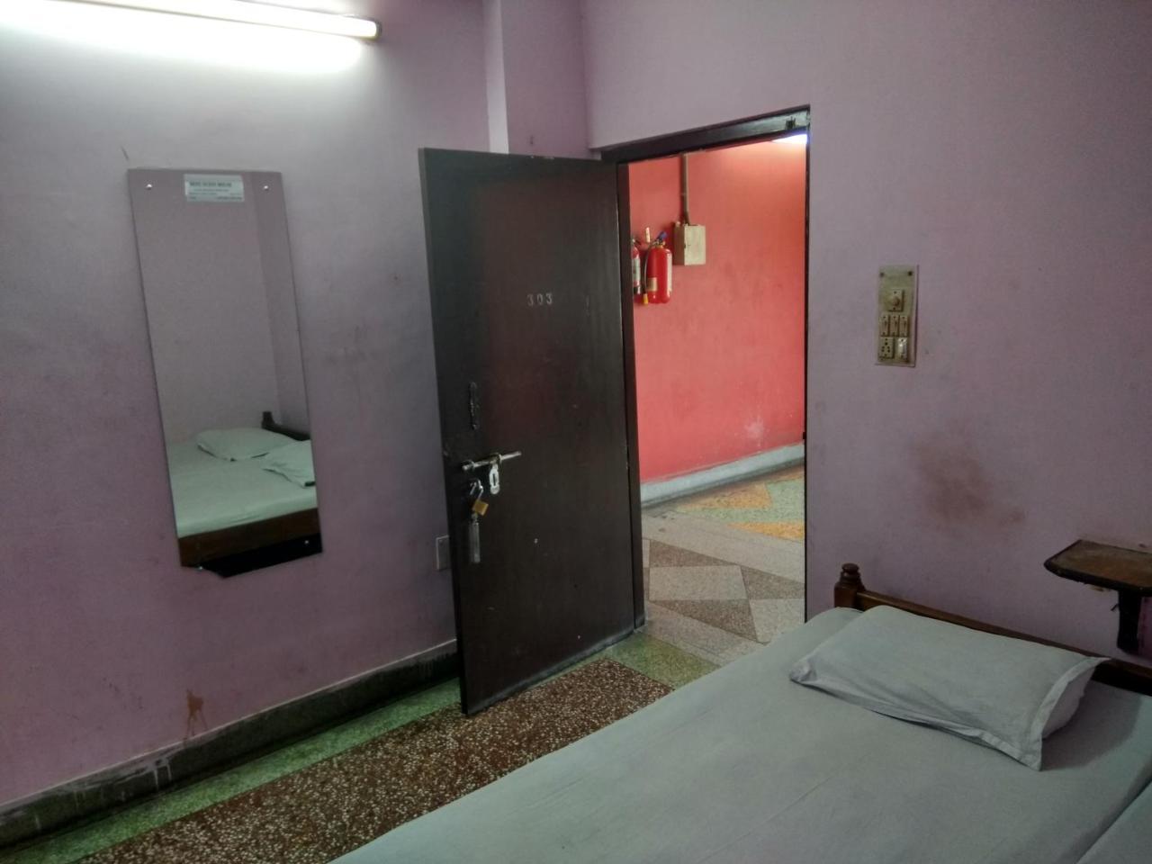 Renu Guest House Calcutta Eksteriør billede